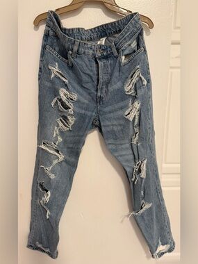 H&M - Boyfriend Low Waist - Light Blue Ripped Denim Jeans - Size 8